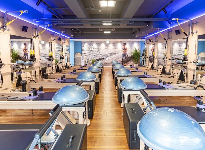 CLUB PILATES 西新宿 世界最大級のピラティススタジオ！