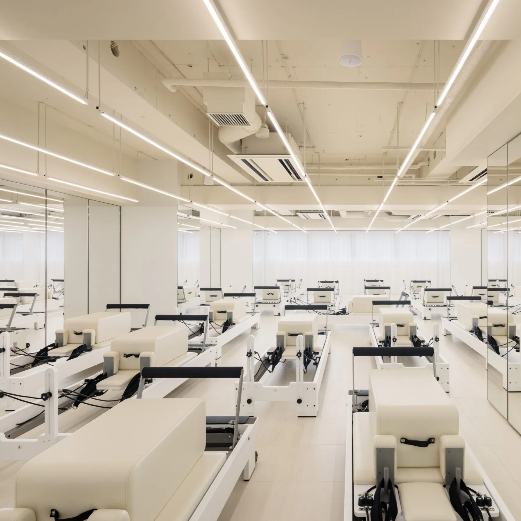 the SILK 東京八重洲店 専用マシンが豊富に揃っています！