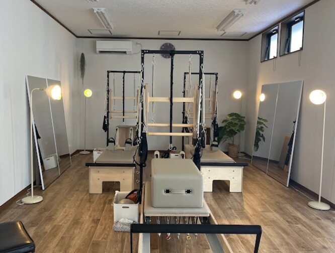 Pilates Mee 仙台店 最大3名のセミパーソナルで丁寧にサポート！