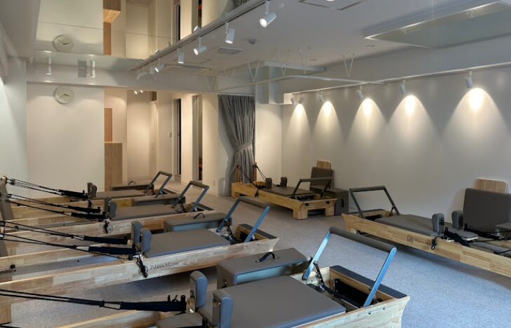 Pilates Mirror 落合南長崎 スタジオの天井にも鏡を設置！